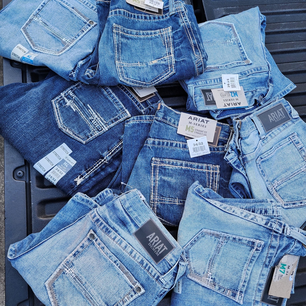 Ariat Men's Straight Jeans in Classic Blue